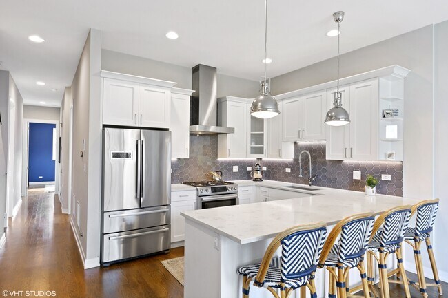 Building Photo - 2733 W Hirsch St