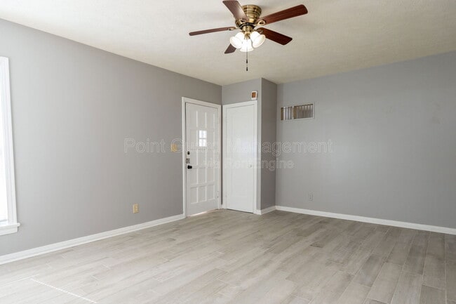 Foto del edificio - 4722 E Elm St