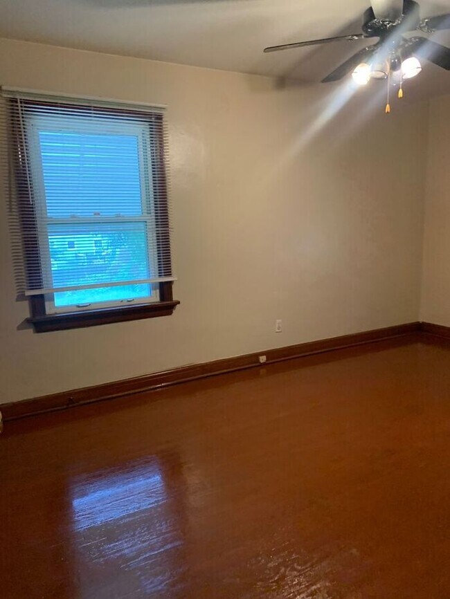 Foto del edificio - Spacious Two Bedroom Home on a Quiet Street
