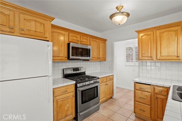 Foto del edificio - 286 E 19th St