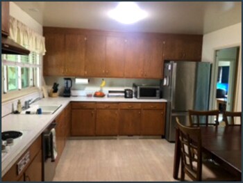 Kitchen - 417 Harding Ave