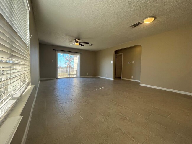 Building Photo - 2932 Donnell Dr