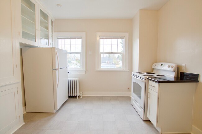Foto del edificio - 6406-6414 32nd Ave NW
