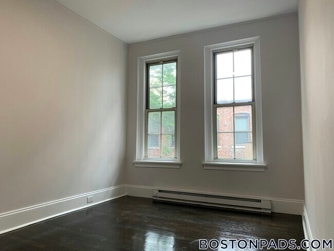 Foto del edificio - 32 Clearway St