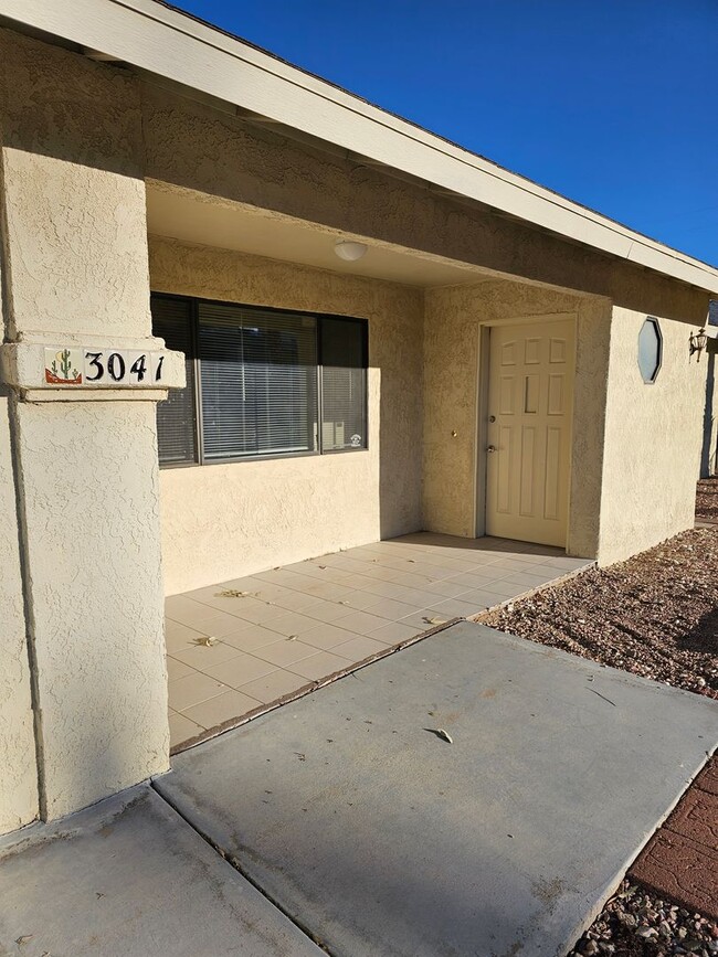 Building Photo - Unfurnished Long Term Pool Home