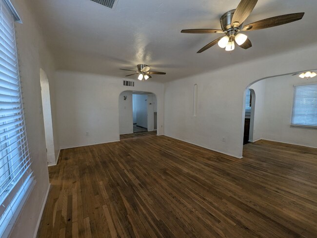 Foto del edificio - 1144 E Sheridan St