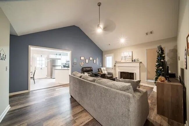 Building Photo - 5208 Spinnaker Ct