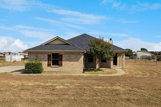Building Photo - 1008 Chestnut Dr