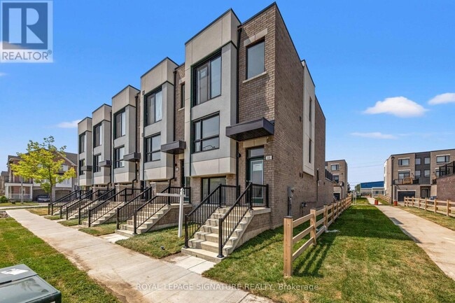 Building Photo - 48 Bateson St