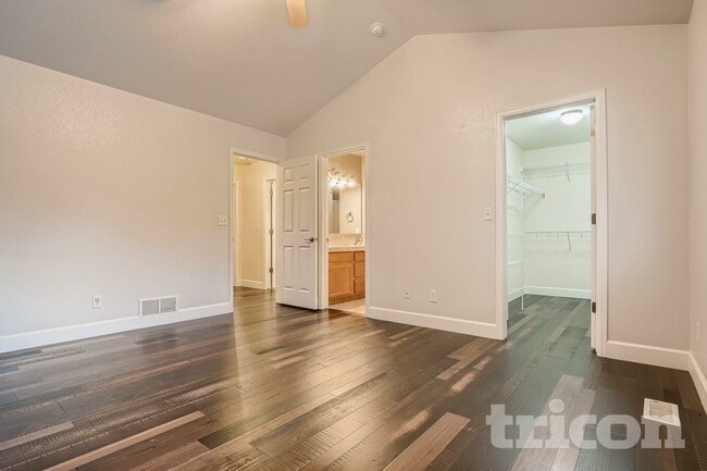 Building Photo - 5811 Zinfandel St