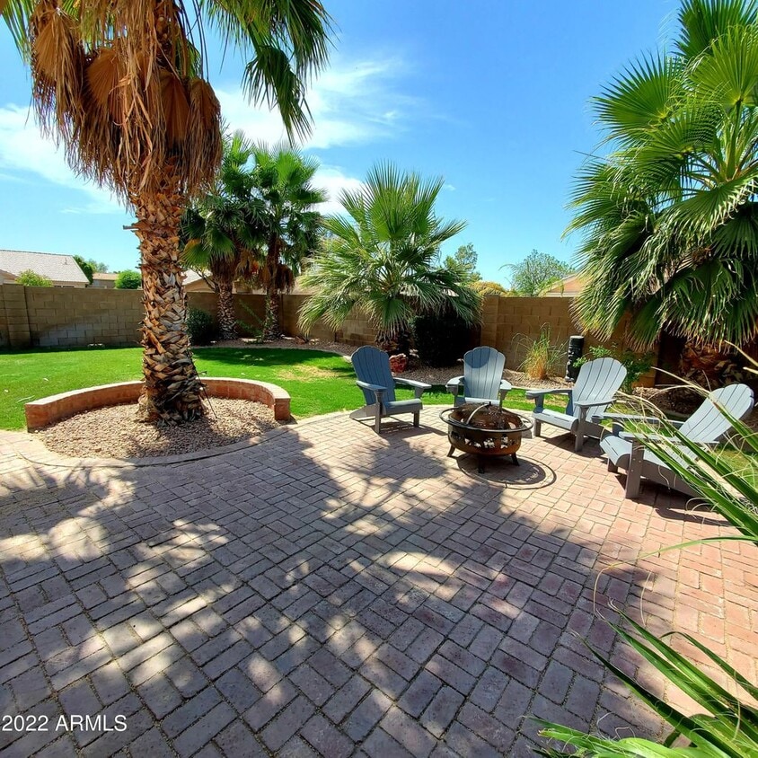 Foto principal - 9139 W Davis Rd