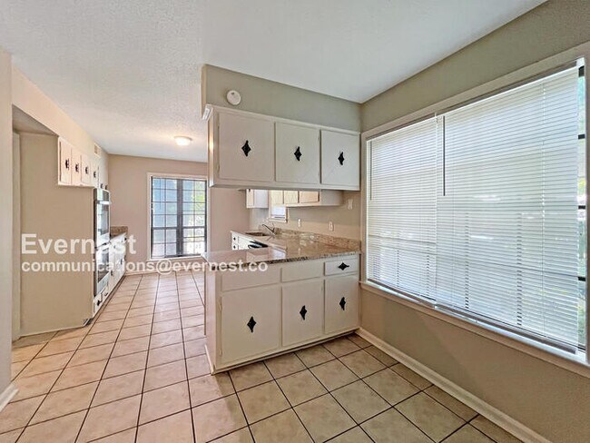 Foto del edificio - 3409 Kettlebrook Cove
