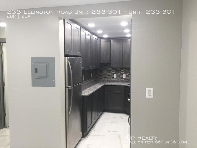 Foto del edificio - 233 Ellington Rd
