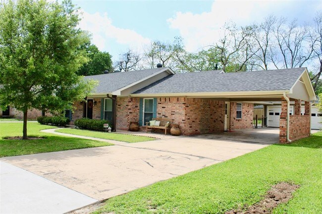 Foto del edificio - 2115 Wycliffe Dr