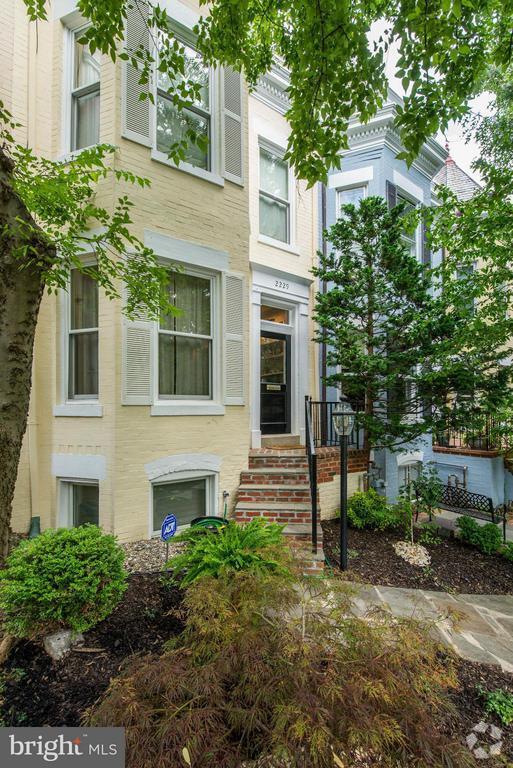 Building Photo - 2229 Hall Pl NW