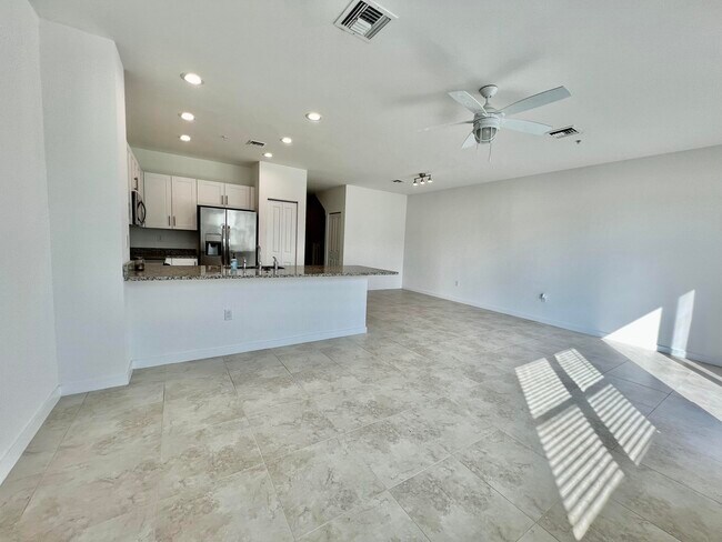 Building Photo - 6247 SE Portofino Cir