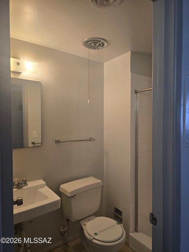 Foto del edificio - 3507 E 3rd St