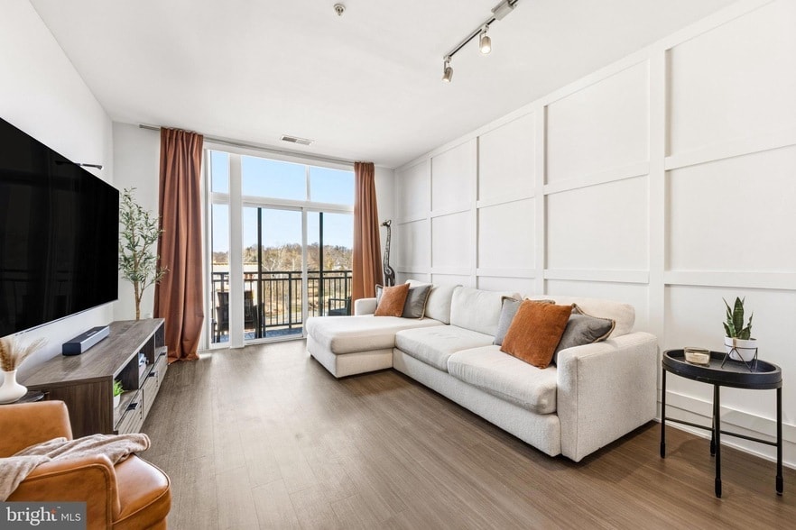 Photo - 145 Riverhaven Drive Unit 557