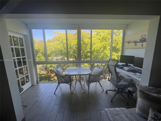 Foto del edificio - 1401 SW 128th Terrace