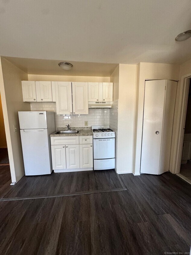 Foto principal - 125 Granfield Ave