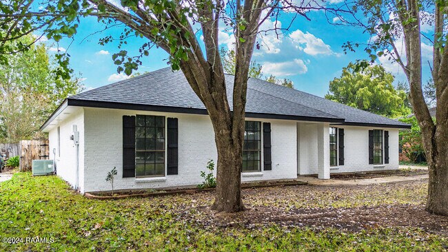 Building Photo - 213 Presbytere Pkwy