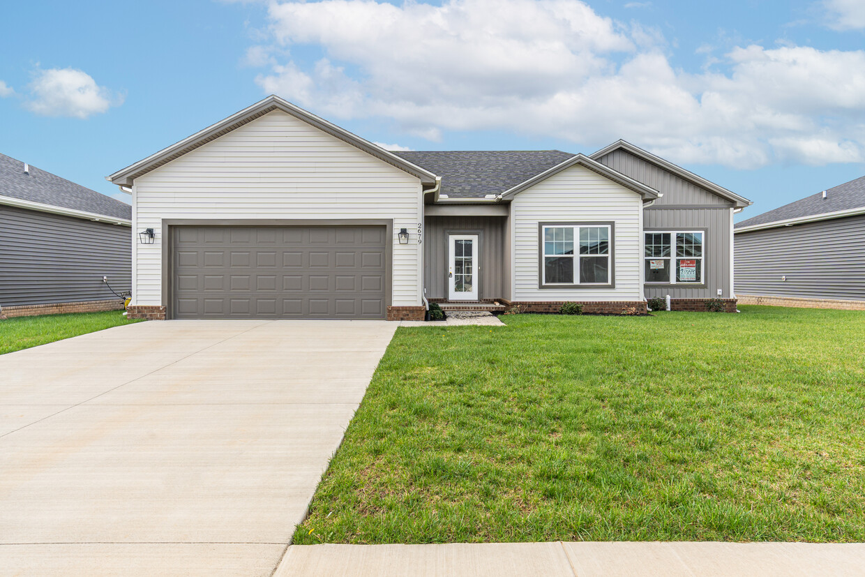 Primary Photo - Cedar Pointe