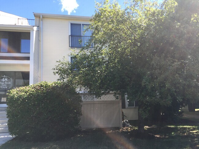 Foto del edificio - 46 Village Brook Ln