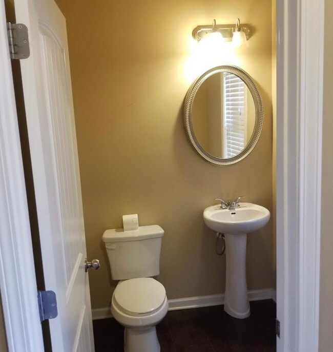 .5 baño - 3911 Kingfisher Dr