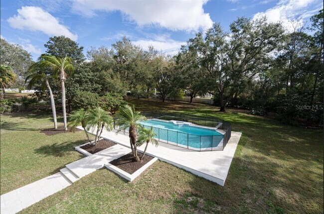 Building Photo - 2721 Ingeborg Ct