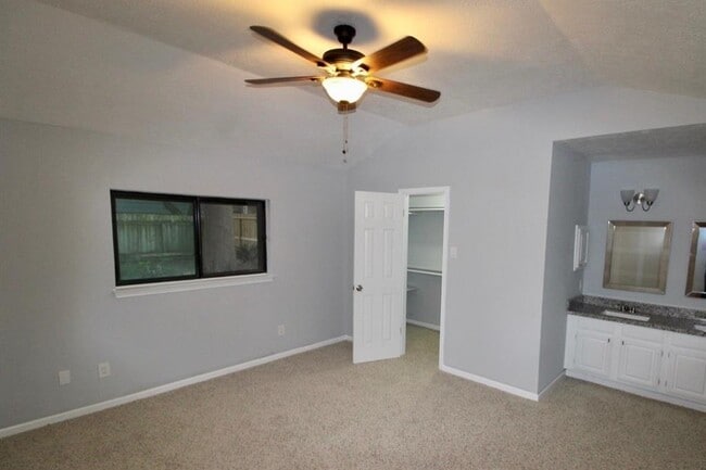 Building Photo - 21410 Bassbrook Dr