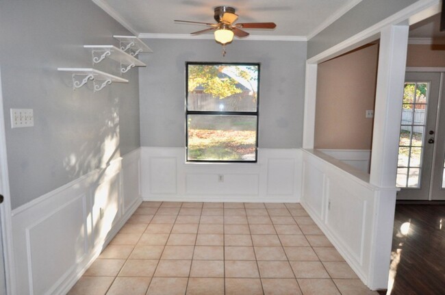 Foto del edificio - FOR LEASE!  Nice 3-2-1 Brick Home In Great...