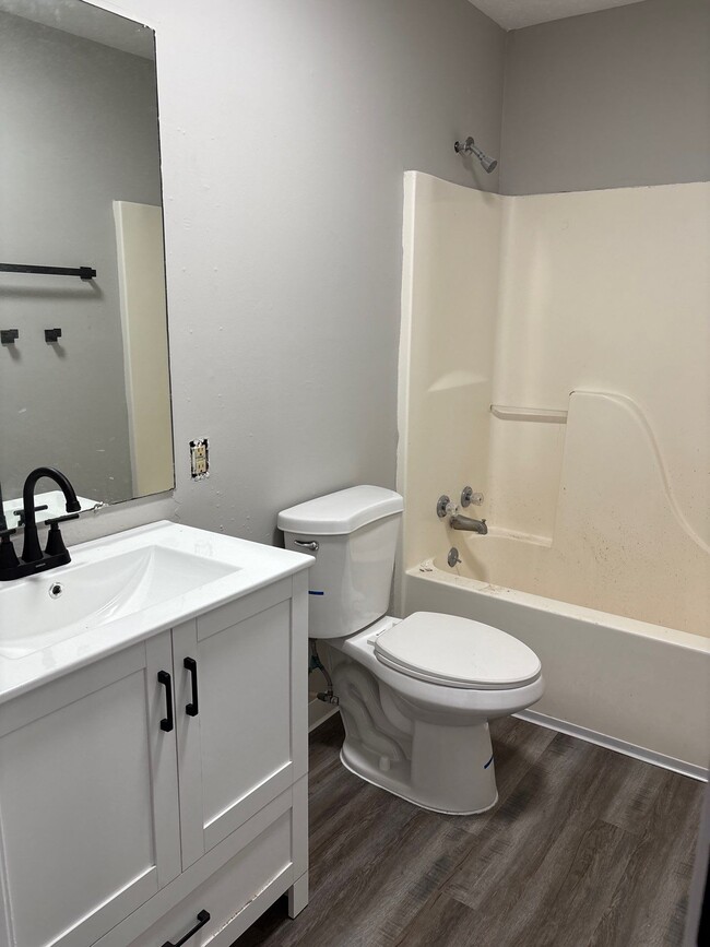 Building Photo - 1286 Fairground Rd