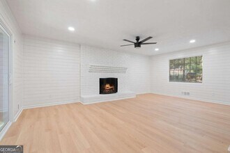 Building Photo - 920 Kings Ct