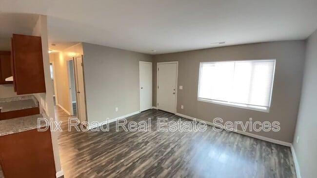 Foto del edificio - 10789 Sharondale Rd