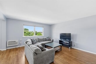 Building Photo - 59-17 Kissena Blvd