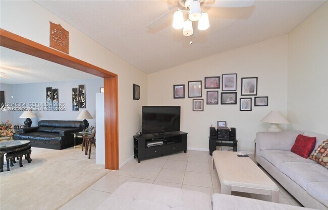 Foto del edificio - 9612 SW 117th Ave