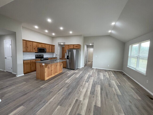 Foto del edificio - 529 Evergreen, Rogersville, MO