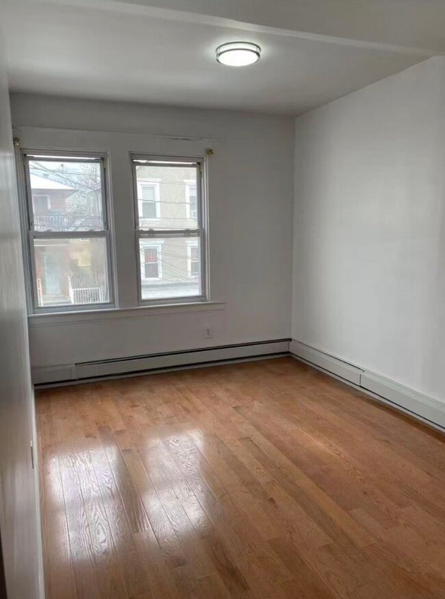 Building Photo - 22-18 124th St