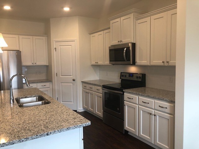 Foto del edificio - 218 Dogwood Cir