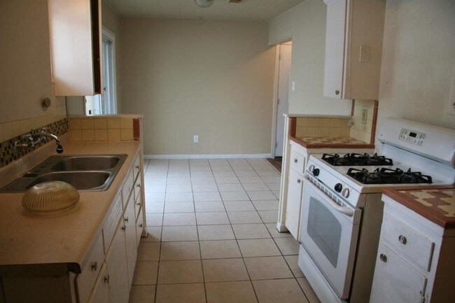 Foto del edificio - 323 Elaine St