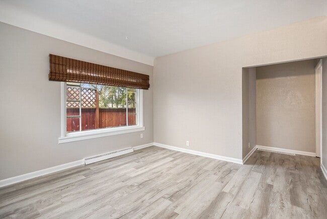 Building Photo - $799-Stylish 1-Bed/1-Bath Apartment with a Fresh Makeover!