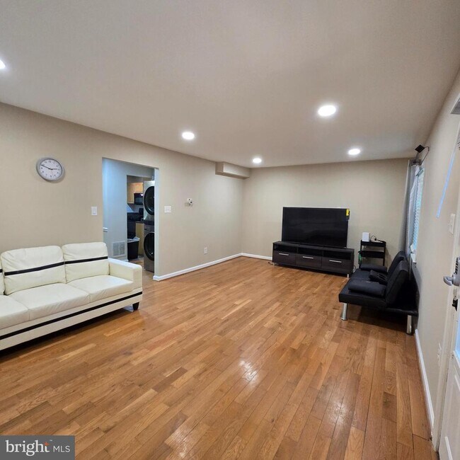 Foto del edificio - 5676 Kirkham Ct