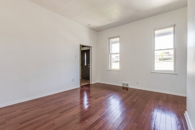 Building Photo - AVAILABLE JULY 2026 - Spacious 2 Bedroom Home w/ Parking & Outdoor Space Included!