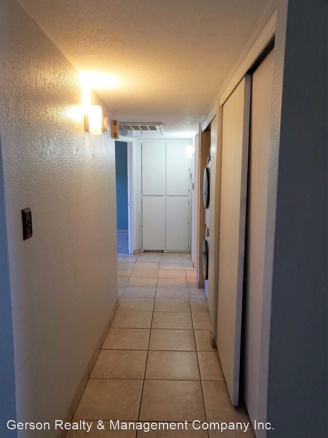 Building Photo - 2 br, 2 bath House - 1402 S. Jentilly Lane...
