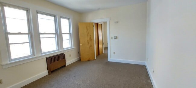 Sala de estar - 1595 Center Ave