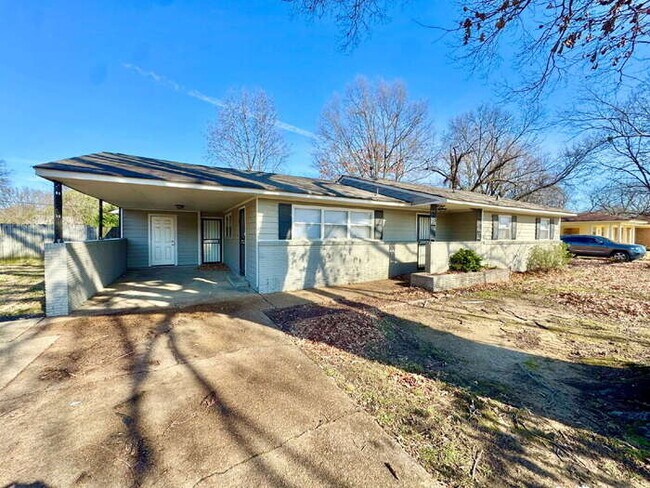 Building Photo - 954 E Holmes Rd