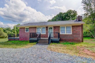Building Photo - 132 Eaker Dr