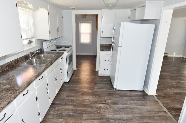 Building Photo - 139 N Bodmer Ave