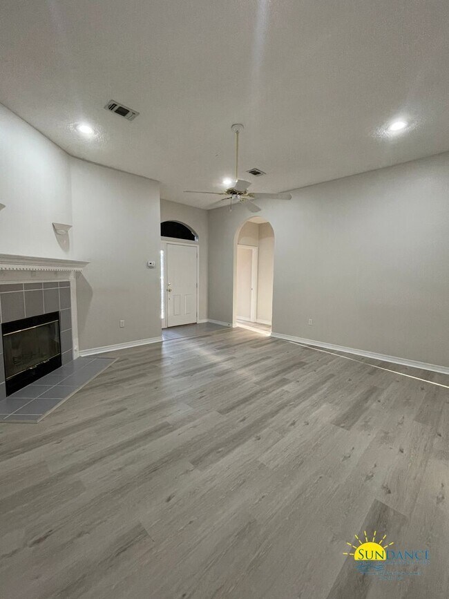 Building Photo - Lovely Home In Fort Walton Beach