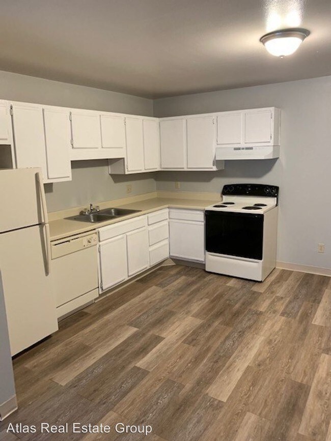 Building Photo - 526 Comanche Village Dr